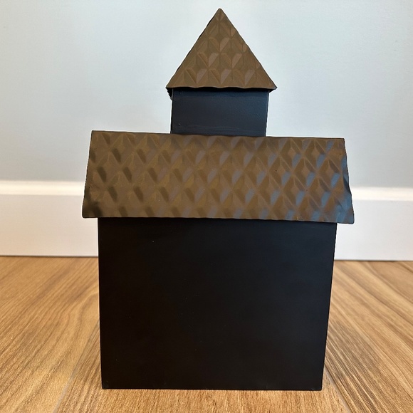 Lit Metal Haunted Mansion Halloween Metal House - Hyde & EEK! - Picture 7 of 13